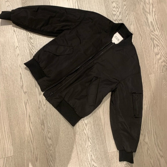 COS Unisex Bomber Puffer Jacket - Picture 1 of 6